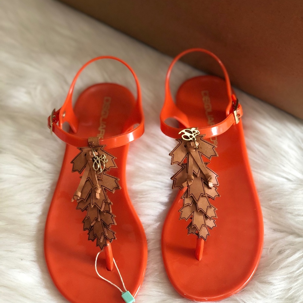 NIB DSQUARED2 JELLY THONG SANDALS SIZE 36/37